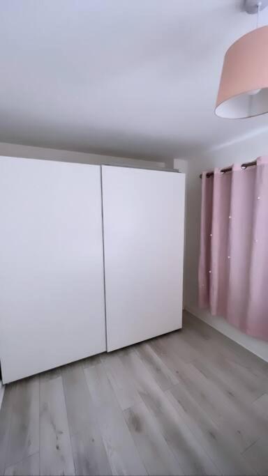 3 Stories, 5 Bedroom House In Prime Location With Balcony And Shared Garden Ліверпуль Екстер'єр фото