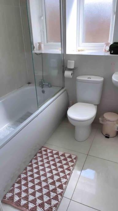 3 Stories, 5 Bedroom House In Prime Location With Balcony And Shared Garden Ліверпуль Екстер'єр фото